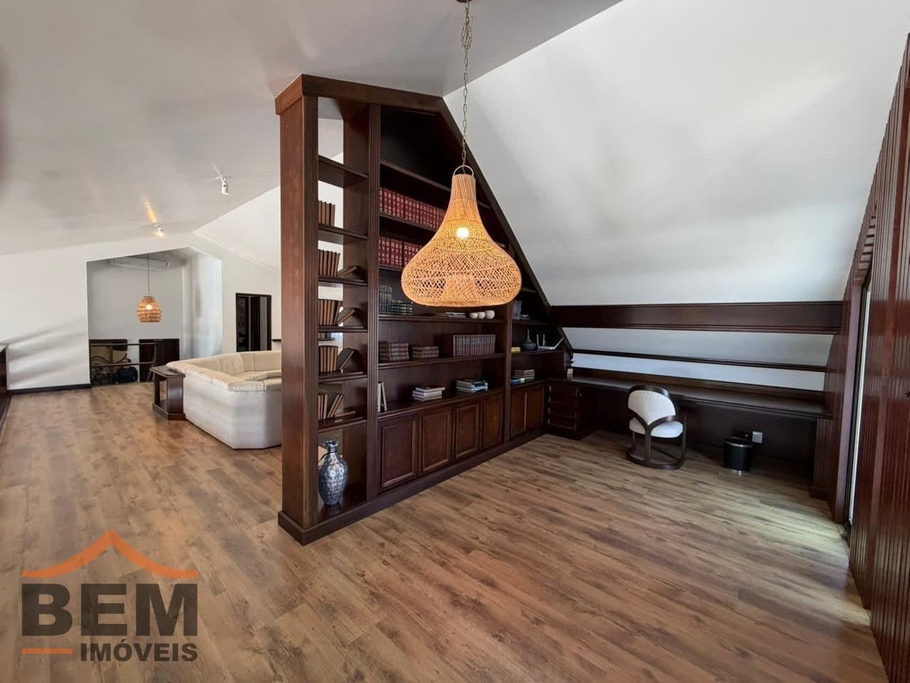 Casa para Locação com 3 quartos e 721m² no bairro Cabeçudas, em Itajaí