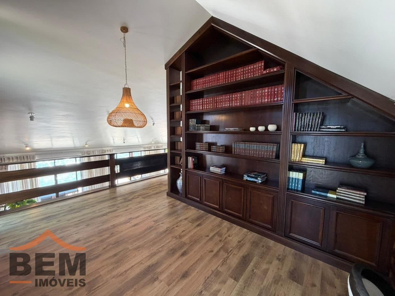 Casa para Locação com 3 quartos e 721m² no bairro Cabeçudas, em Itajaí