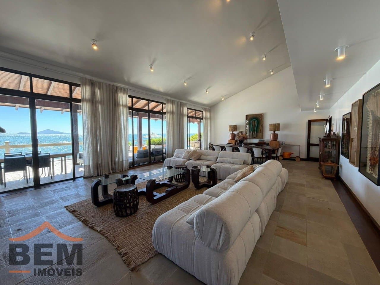 Casa para Locação com 3 quartos e 721m² no bairro Cabeçudas, em Itajaí