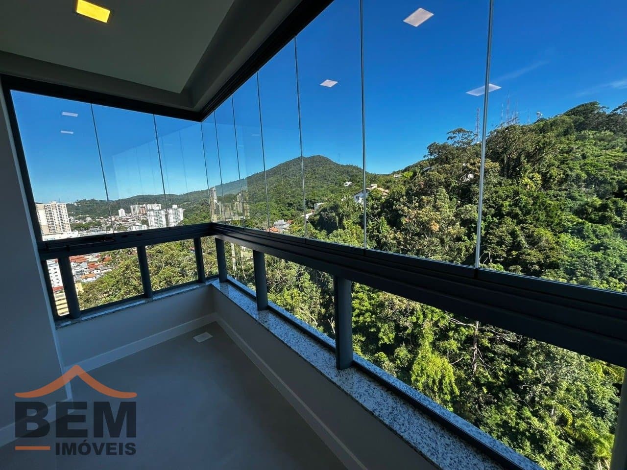 Apartamento para Venda com 2 quartos e 77m² no bairro Centro, em Itajaí