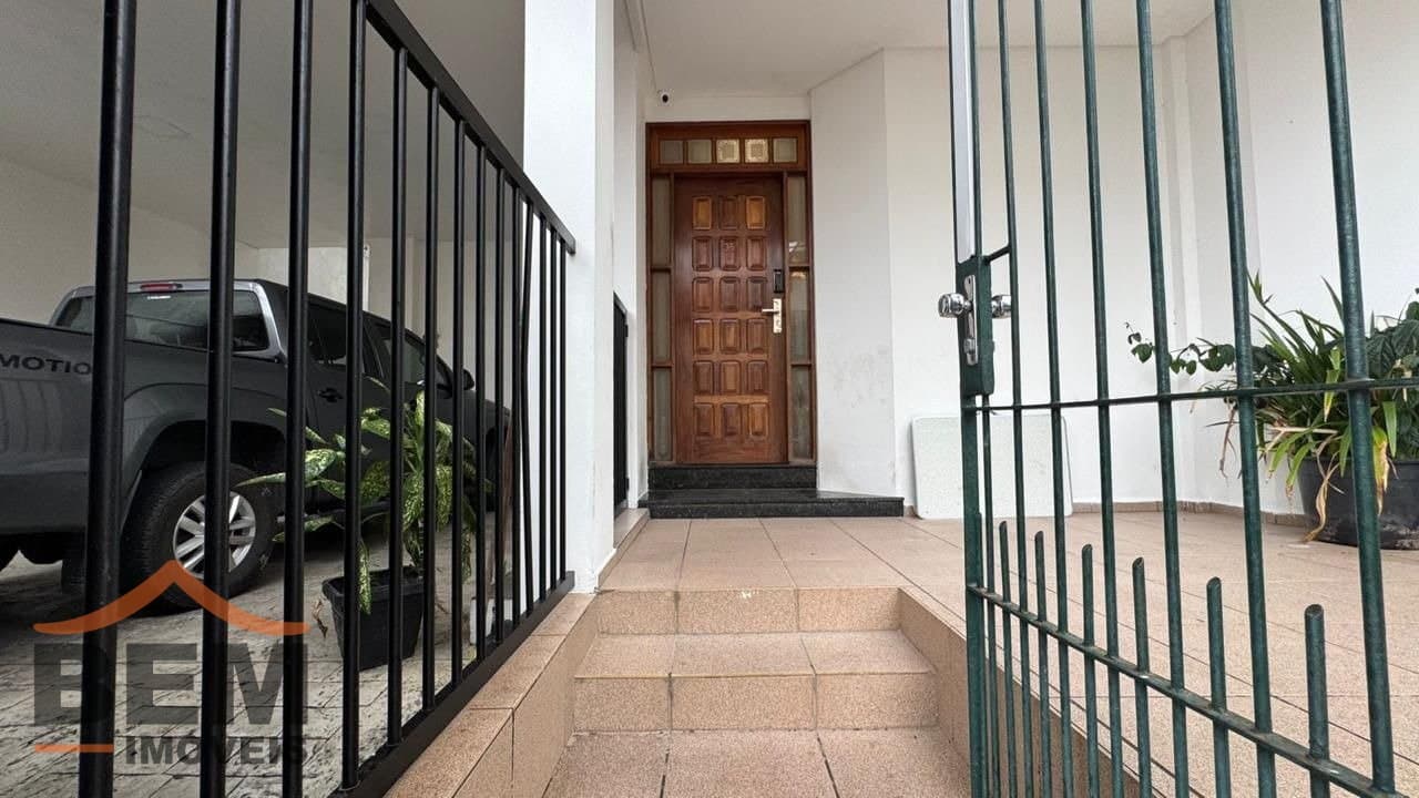 Casa para Locação com 4 quartos e 400m² no bairro Pioneiros, em Balneário Camboriú: 03- ENTRADA 
