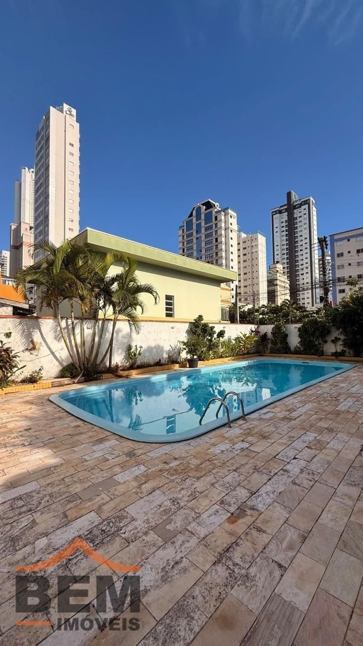 Casa para Locação com 4 quartos e 400m² no bairro Pioneiros, em Balneário Camboriú: 07- PISCINA -