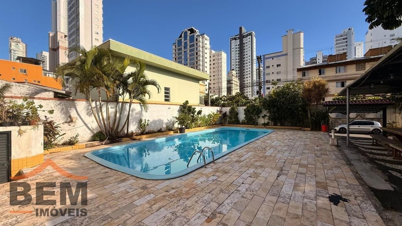 Casa para Locação com 4 quartos e 400m² no bairro Pioneiros, em Balneário Camboriú: 09- PISCINA 