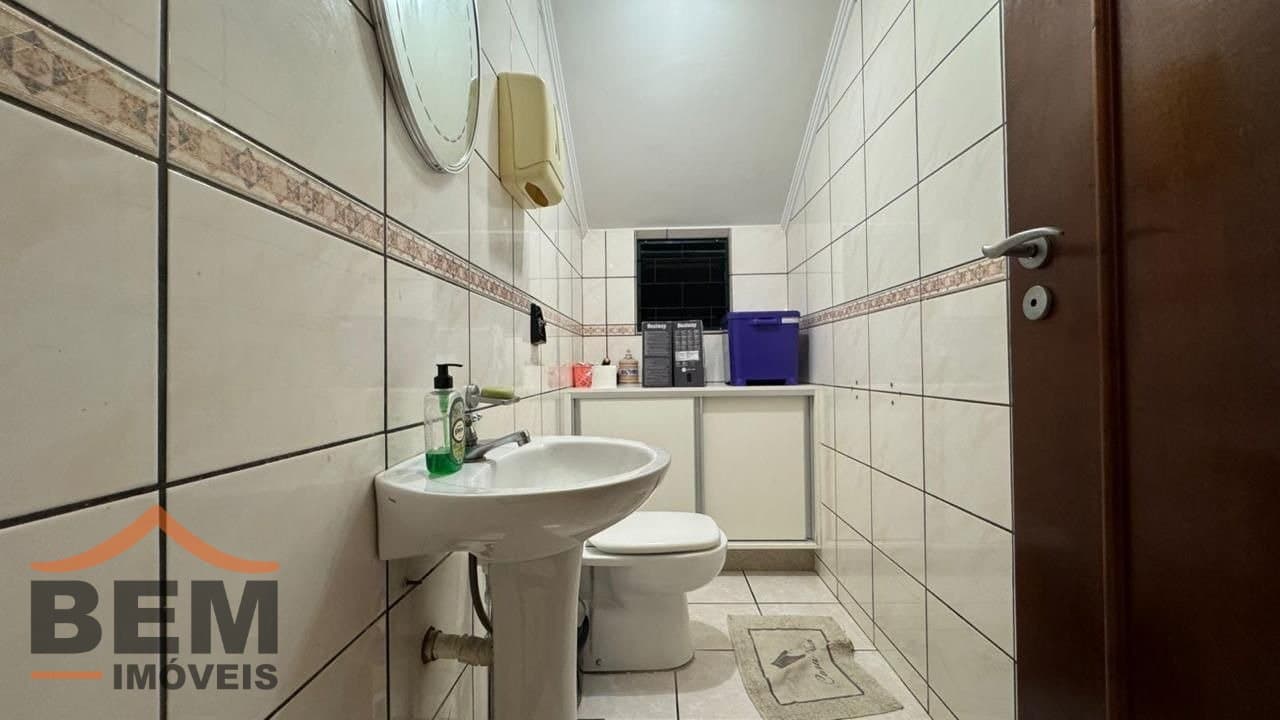 Casa para Locação com 4 quartos e 400m² no bairro Pioneiros, em Balneário Camboriú: 22- BANHEIRO 