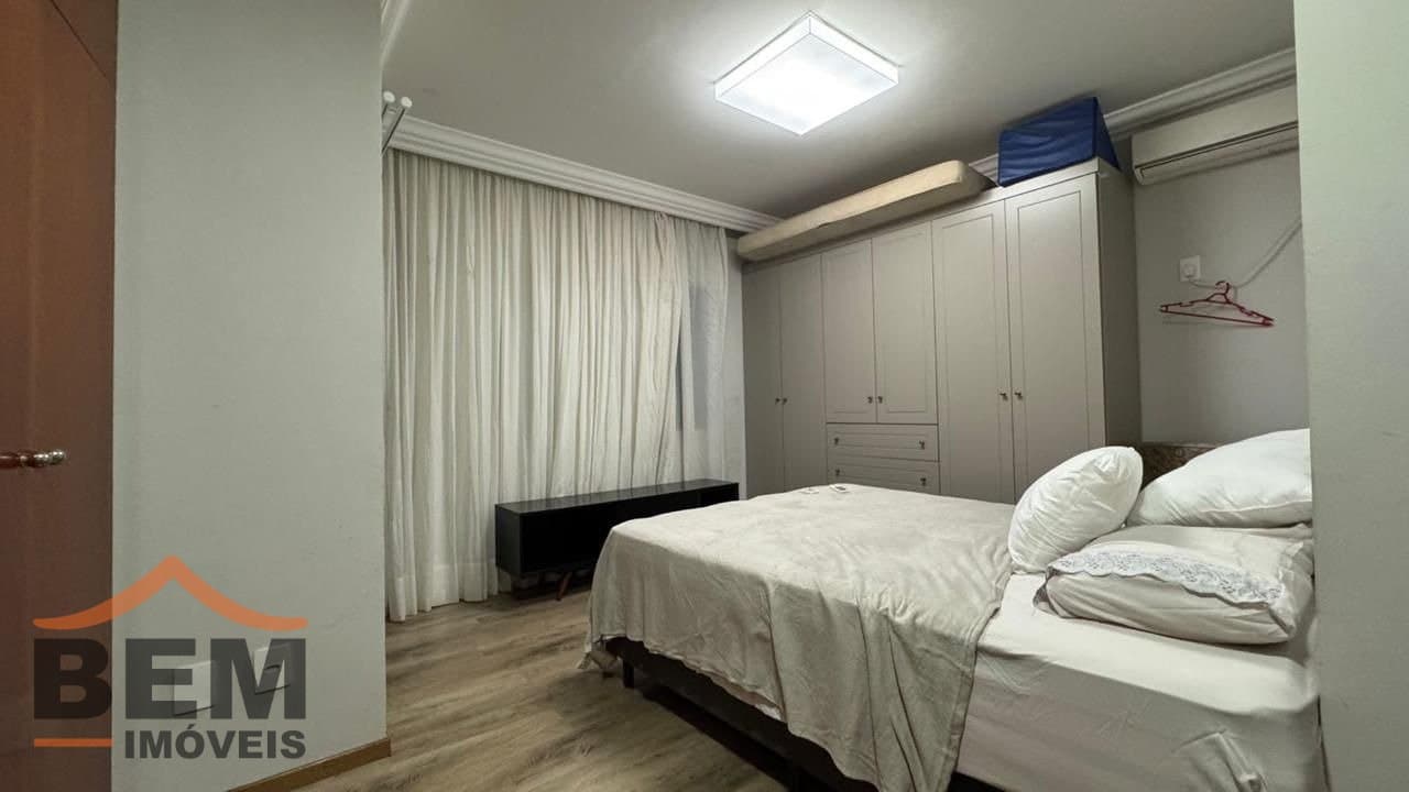 Casa para Locação com 4 quartos e 400m² no bairro Pioneiros, em Balneário Camboriú: 24- DORMITÓRIO 