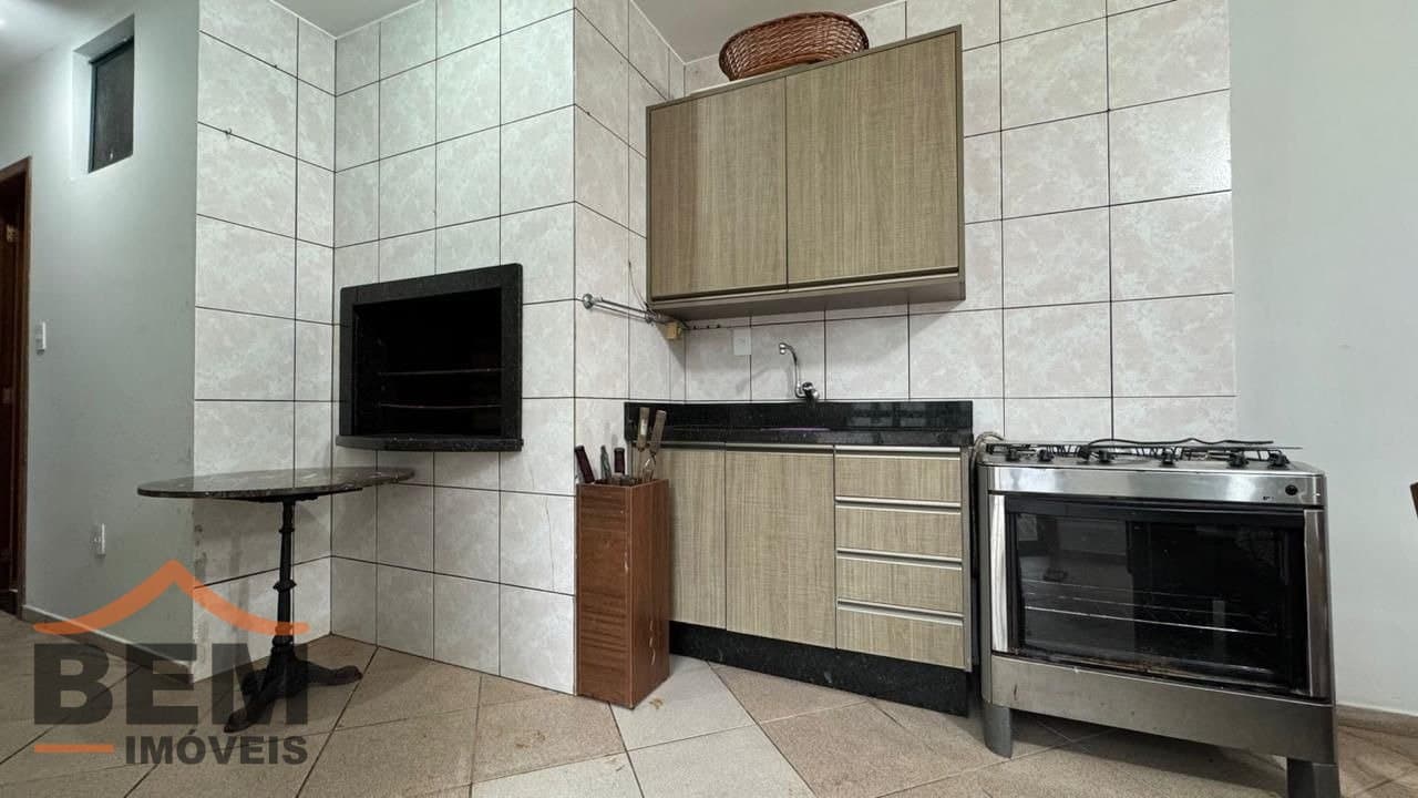 Casa para Locação com 4 quartos e 400m² no bairro Pioneiros, em Balneário Camboriú: 27- COZINHA 