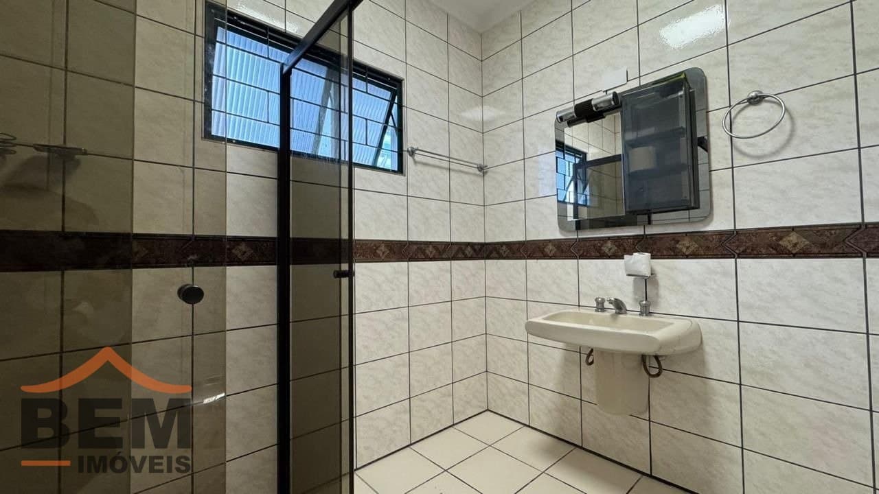 Casa para Locação com 4 quartos e 400m² no bairro Pioneiros, em Balneário Camboriú: 29- BANHEIRO 