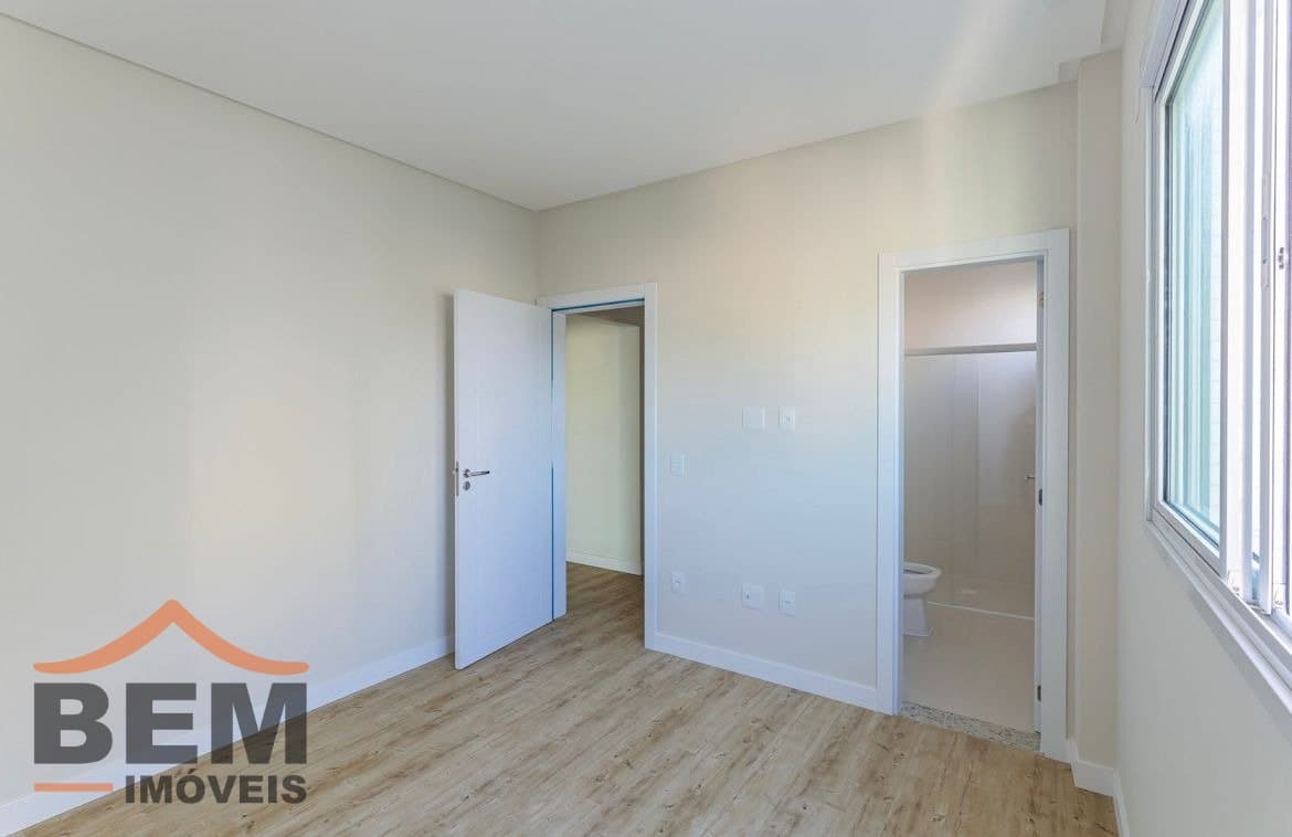 Apartamento para Venda com 4 quartos e 165m² no bairro Centro, em Itajaí