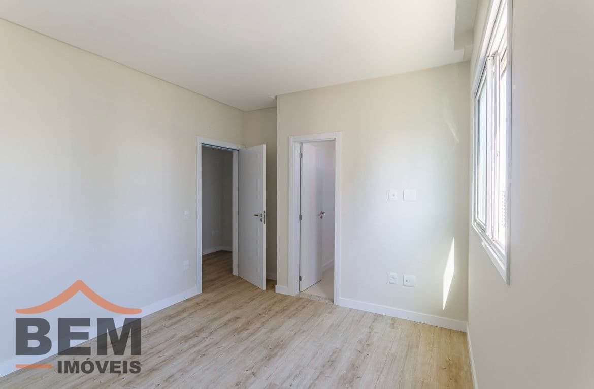 Apartamento para Venda com 4 quartos e 165m² no bairro Centro, em Itajaí