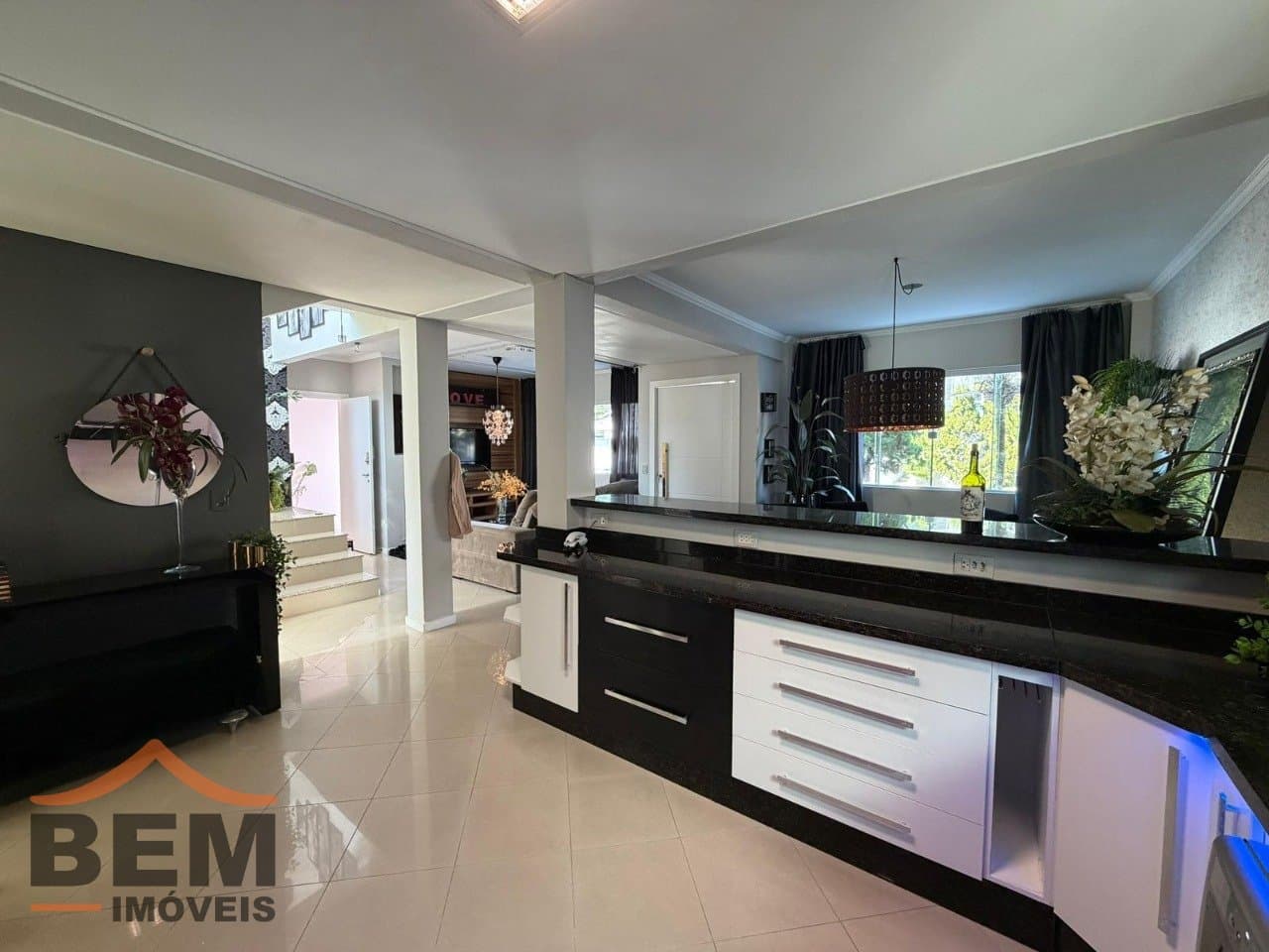 Casa para Locação com 2 quartos e 240m² no bairro Ariribá, em Balneário Camboriú: 08- COZINHA 