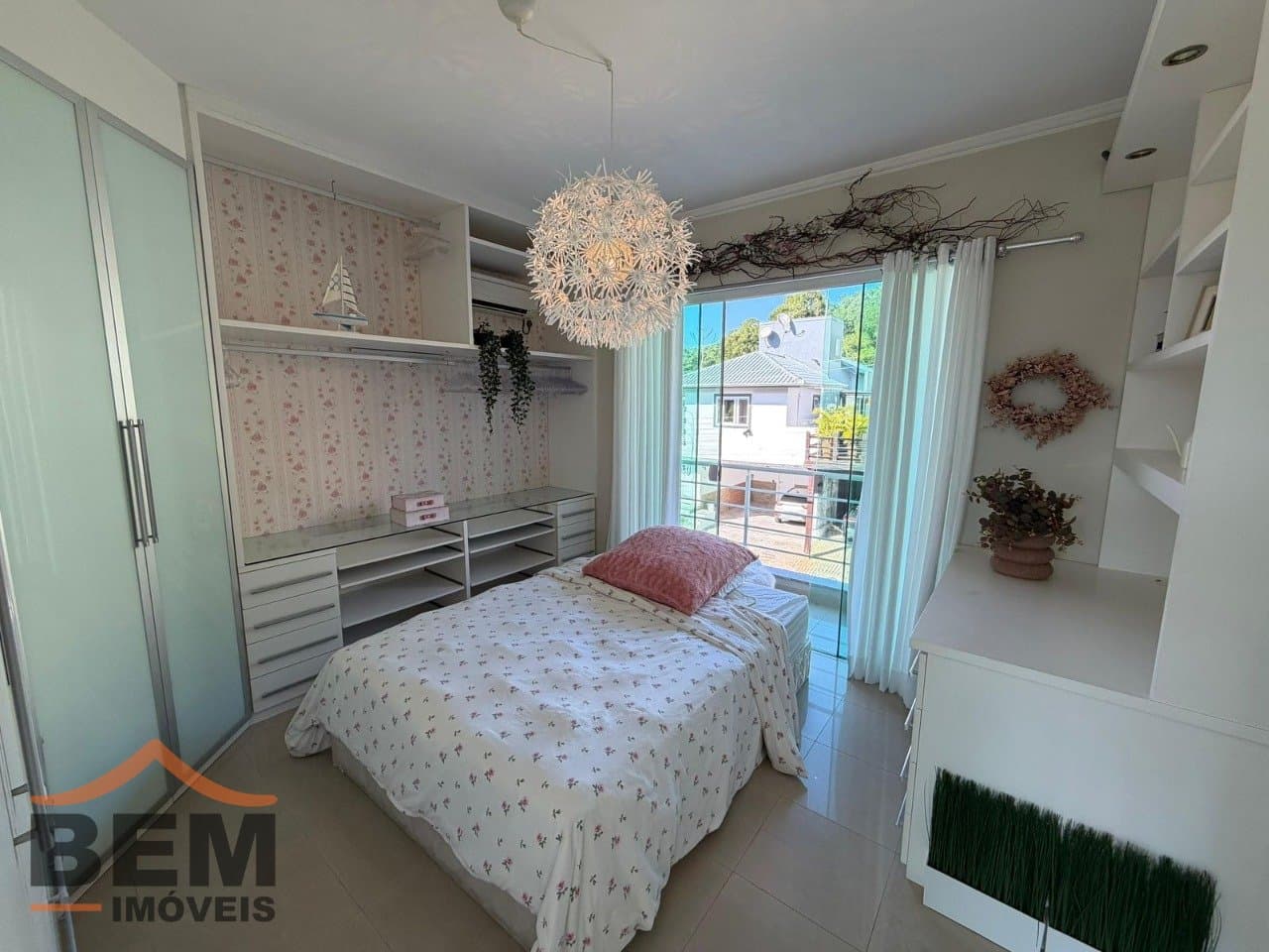 Casa para Locação com 2 quartos e 240m² no bairro Ariribá, em Balneário Camboriú