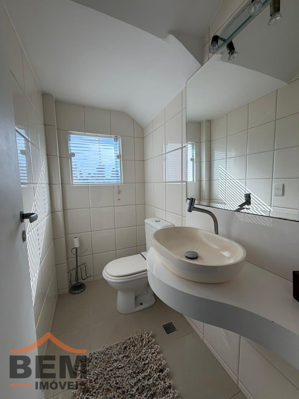 Casa para Locação com 2 quartos e 240m² no bairro Ariribá, em Balneário Camboriú