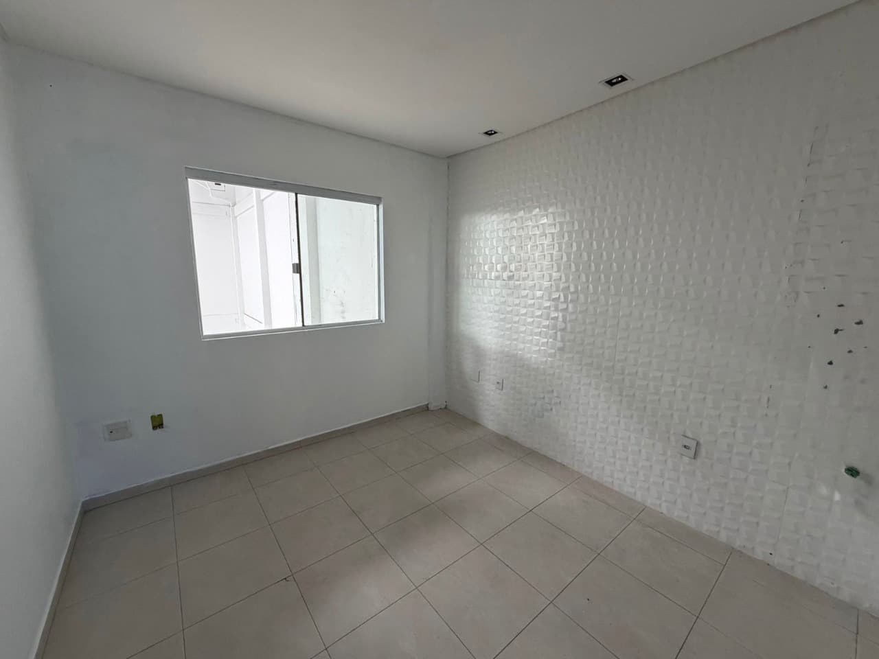 Galpão para Locação com 462m² no bairro Vila Real, em Balneário Camboriú: 11 - ESCRITÓRIO