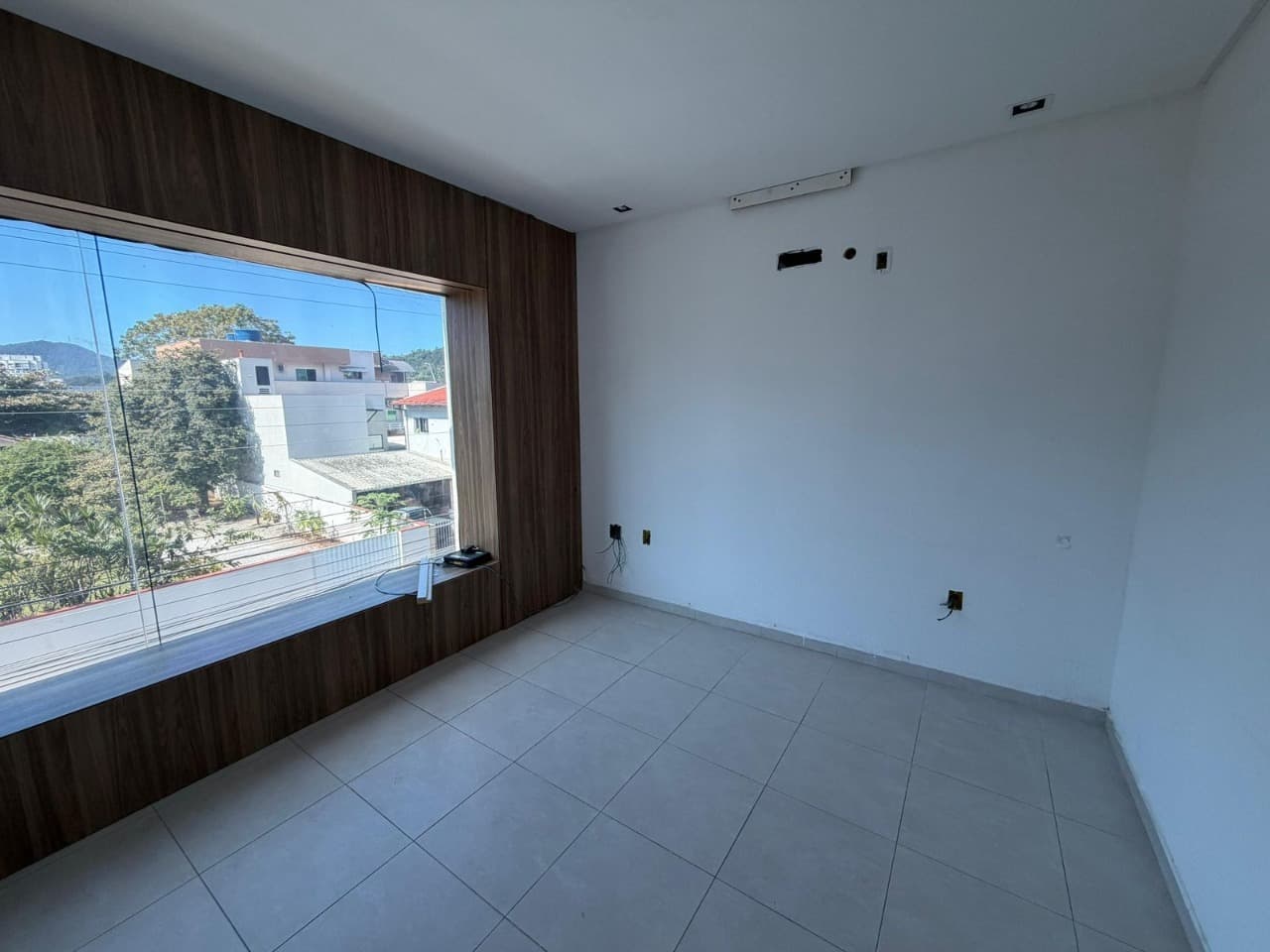 Galpão para Locação com 462m² no bairro Vila Real, em Balneário Camboriú: 14 - ESCRITÓRIO
