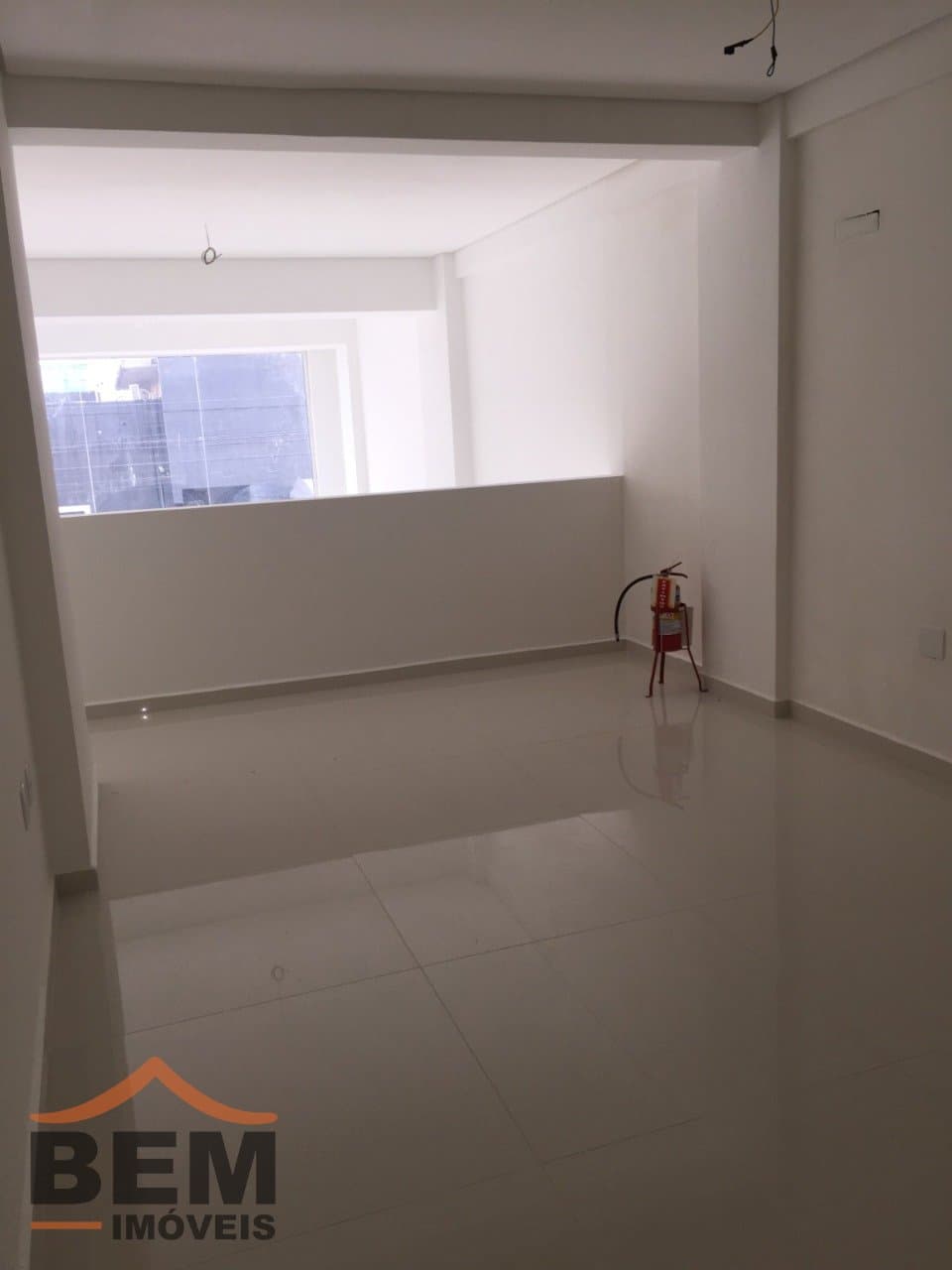Sala Comercial para Locação com 79m² no bairro Centro, em Balneário Camboriú: 06- SALA COMERCIAL 