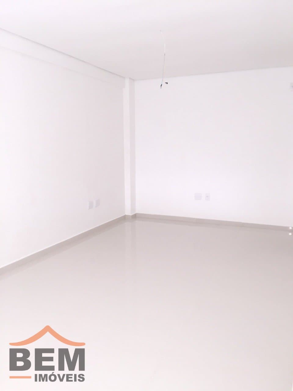 Sala Comercial para Locação com 79m² no bairro Centro, em Balneário Camboriú: 08- SALA COMERCIAL 