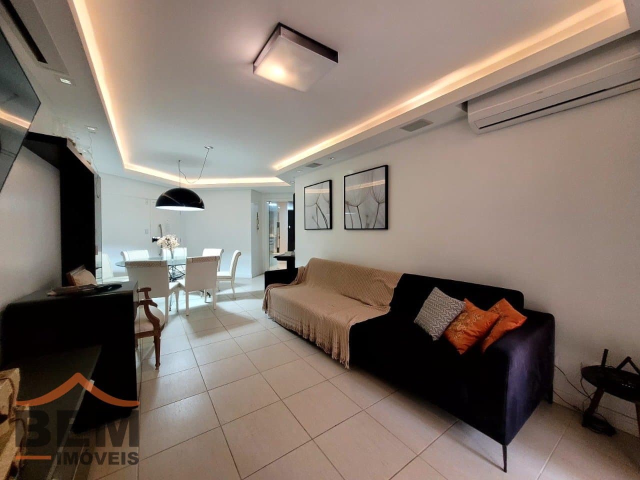 Apartamento para Locação com 3 quartos e 170m² no bairro Centro, em Balneário Camboriú: 07 - SALA DE ESTAR