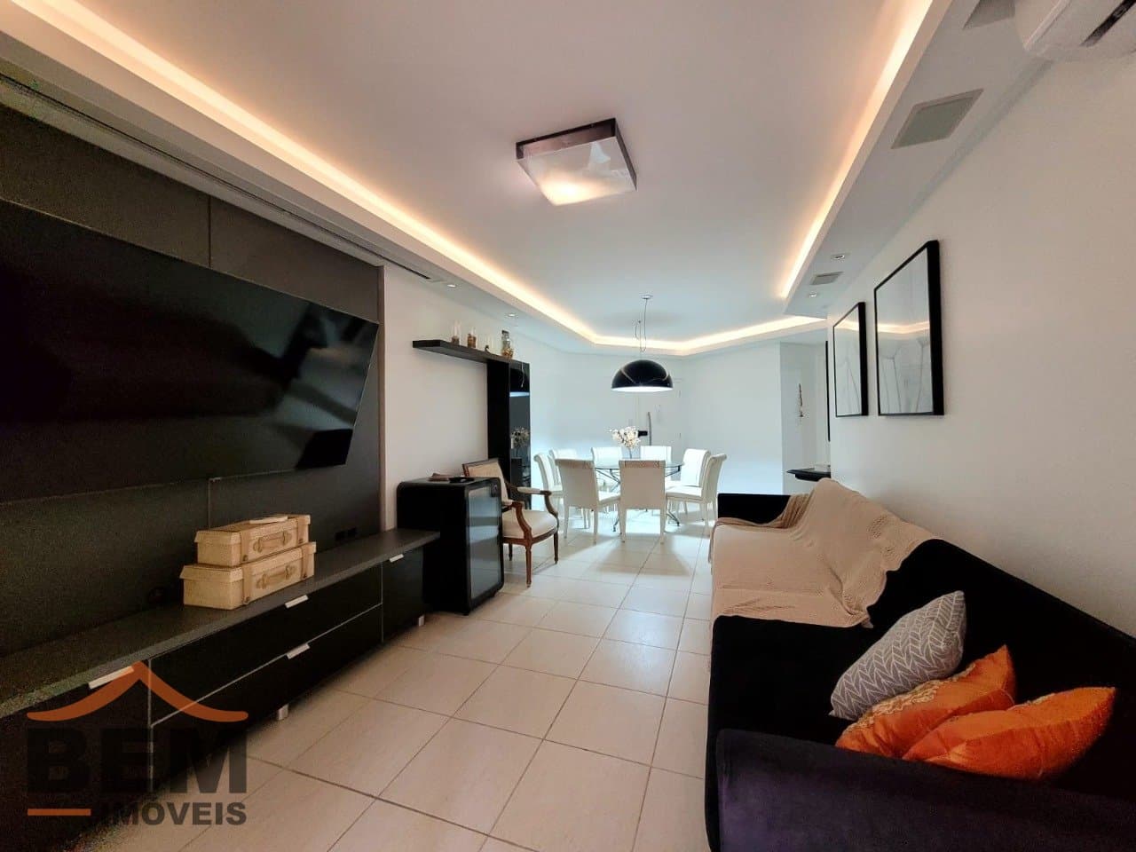 Apartamento para Locação com 3 quartos e 170m² no bairro Centro, em Balneário Camboriú: 08 - SALA DE ESTAR E JANTAR