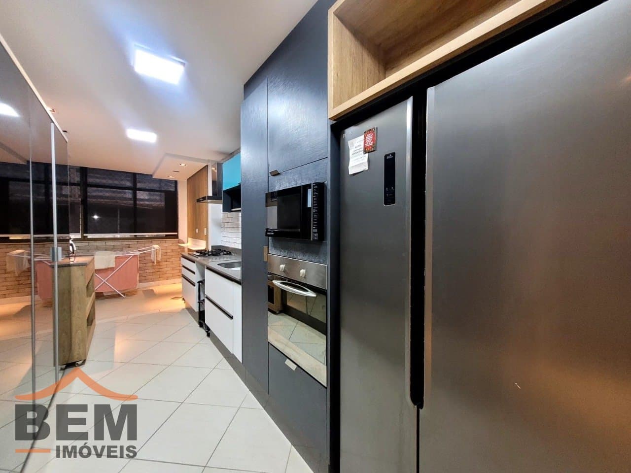 Apartamento para Locação com 3 quartos e 170m² no bairro Centro, em Balneário Camboriú: 11 - COZINHA