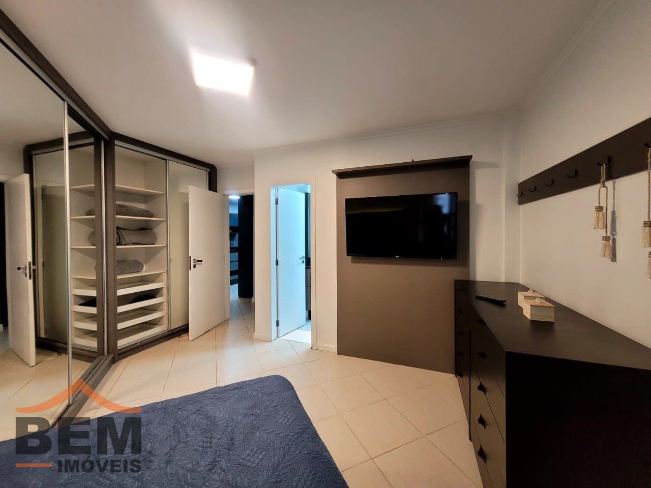 Apartamento para Locação com 3 quartos e 170m² no bairro Centro, em Balneário Camboriú: 20 - SUÍTE