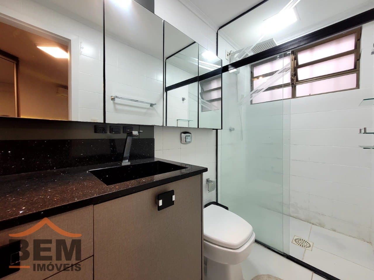 Apartamento para Locação com 3 quartos e 170m² no bairro Centro, em Balneário Camboriú: 21 - BANHEIRO SUÍTE