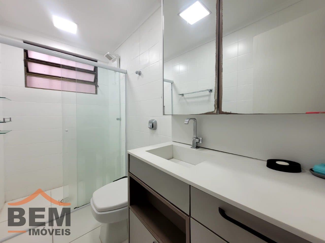 Apartamento para Locação com 3 quartos e 170m² no bairro Centro, em Balneário Camboriú: 25 - BANHEIRO SOCIAL