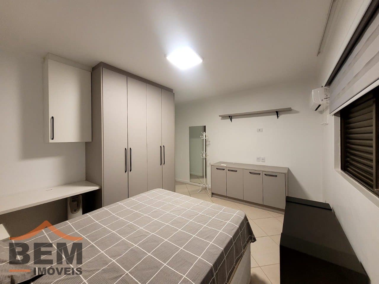 Apartamento para Locação com 3 quartos e 170m² no bairro Centro, em Balneário Camboriú: 27 - DORMITÓRIO 02