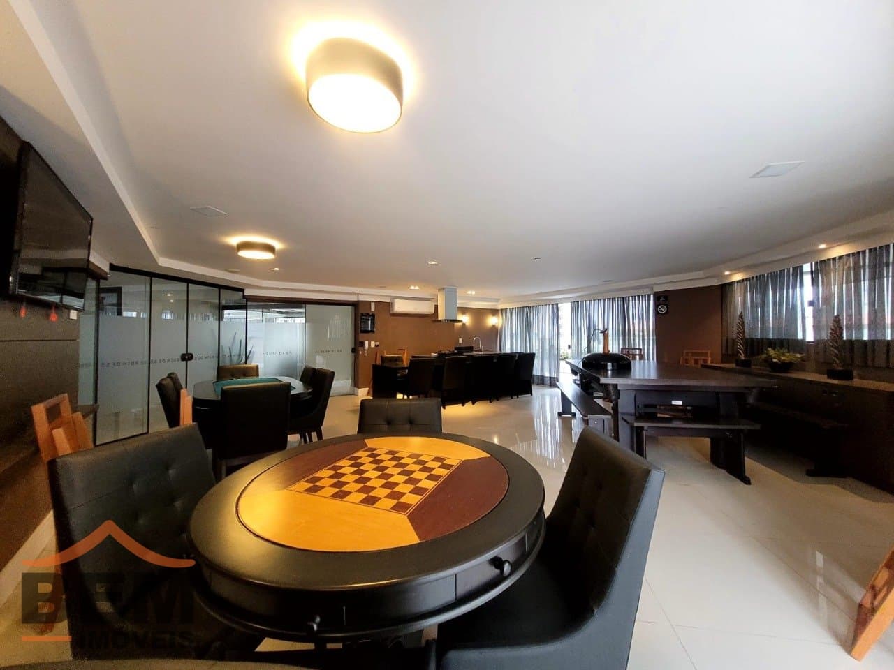 Apartamento para Locação com 3 quartos e 170m² no bairro Centro, em Balneário Camboriú: 29 - SALA DE JOGOS