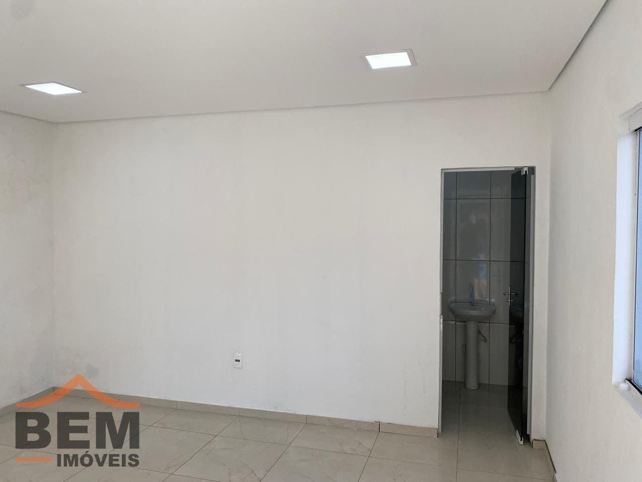 Galpão para Locação com 310m² no bairro Centro, em Navegantes: 05 - ESCRITÓRIO INTERNO