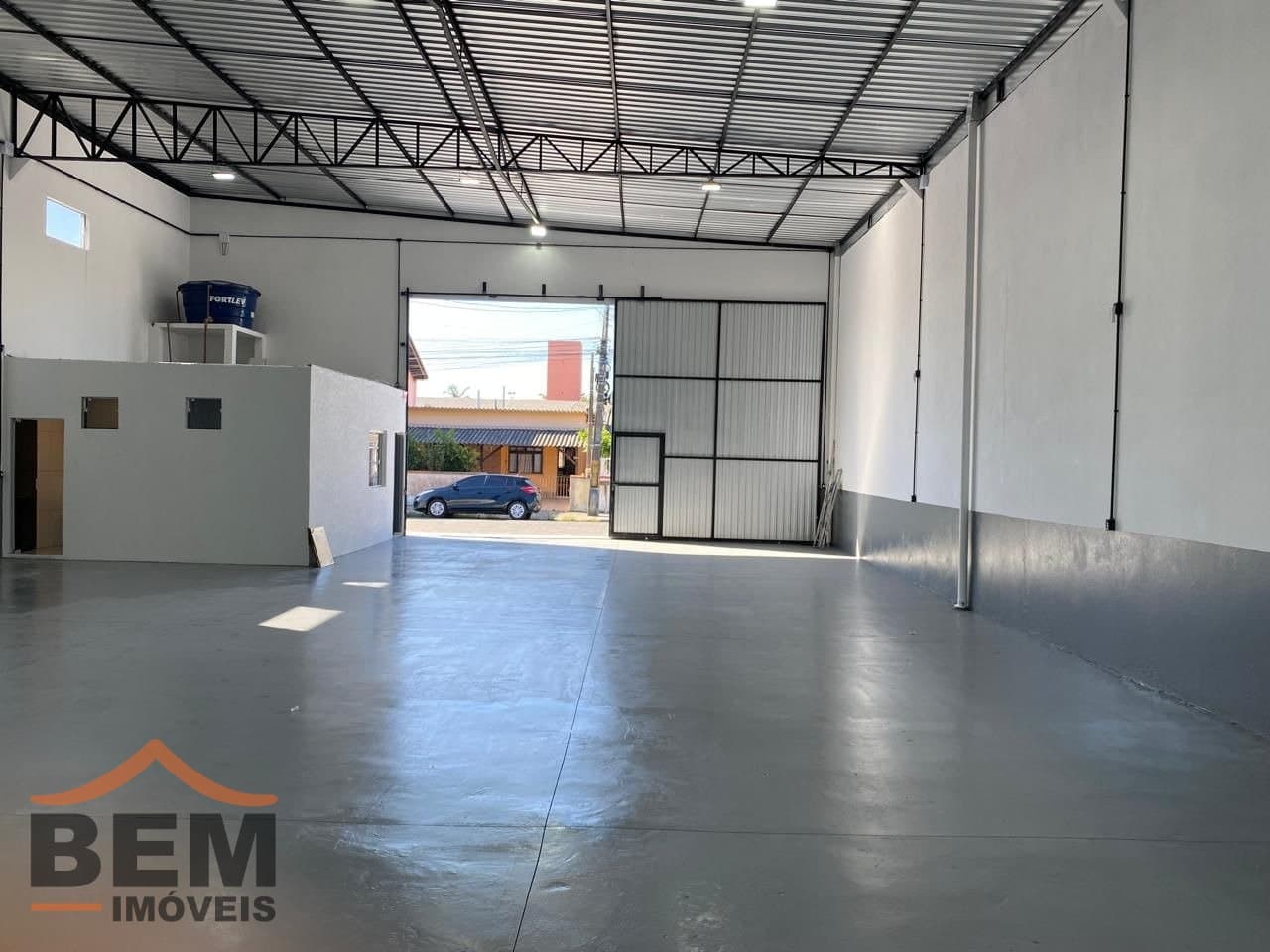 Galpão para Locação com 310m² no bairro Centro, em Navegantes: 07 - INTERNO