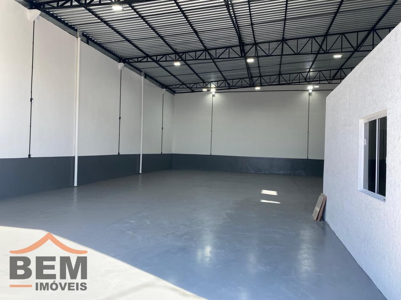 Galpão para Locação com 310m² no bairro Centro, em Navegantes: 08 - INTERNO