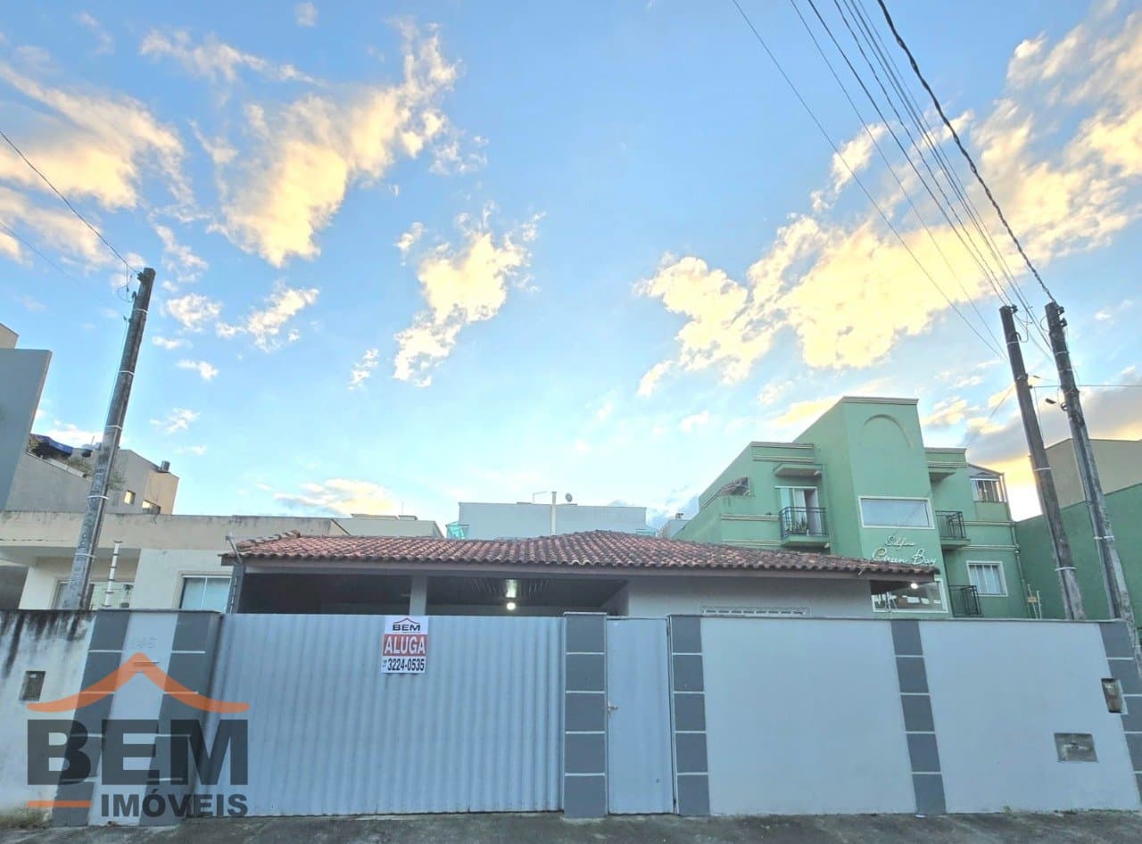 Casa para Venda com 3 quartos e 130m² no bairro Santa Regina, em Camboriú: 22-FACHADA EXTERNA