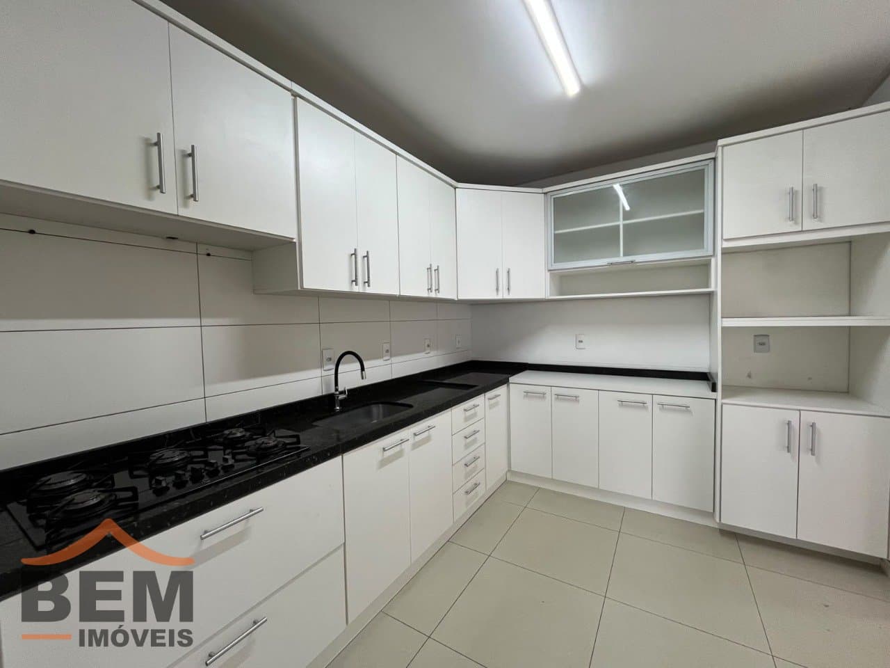 Apartamento para Locação com 2 quartos e 90m² no bairro Pioneiros, em Balneário Camboriú