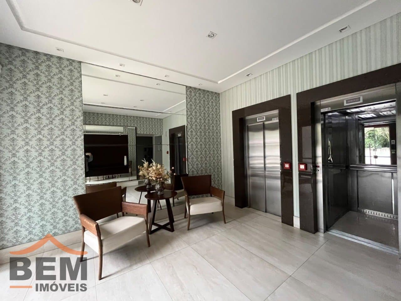 Apartamento para Locação com 2 quartos e 90m² no bairro Pioneiros, em Balneário Camboriú
