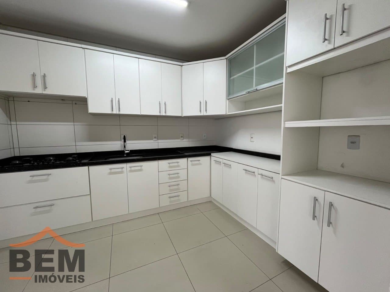 Apartamento para Locação com 2 quartos e 90m² no bairro Pioneiros, em Balneário Camboriú