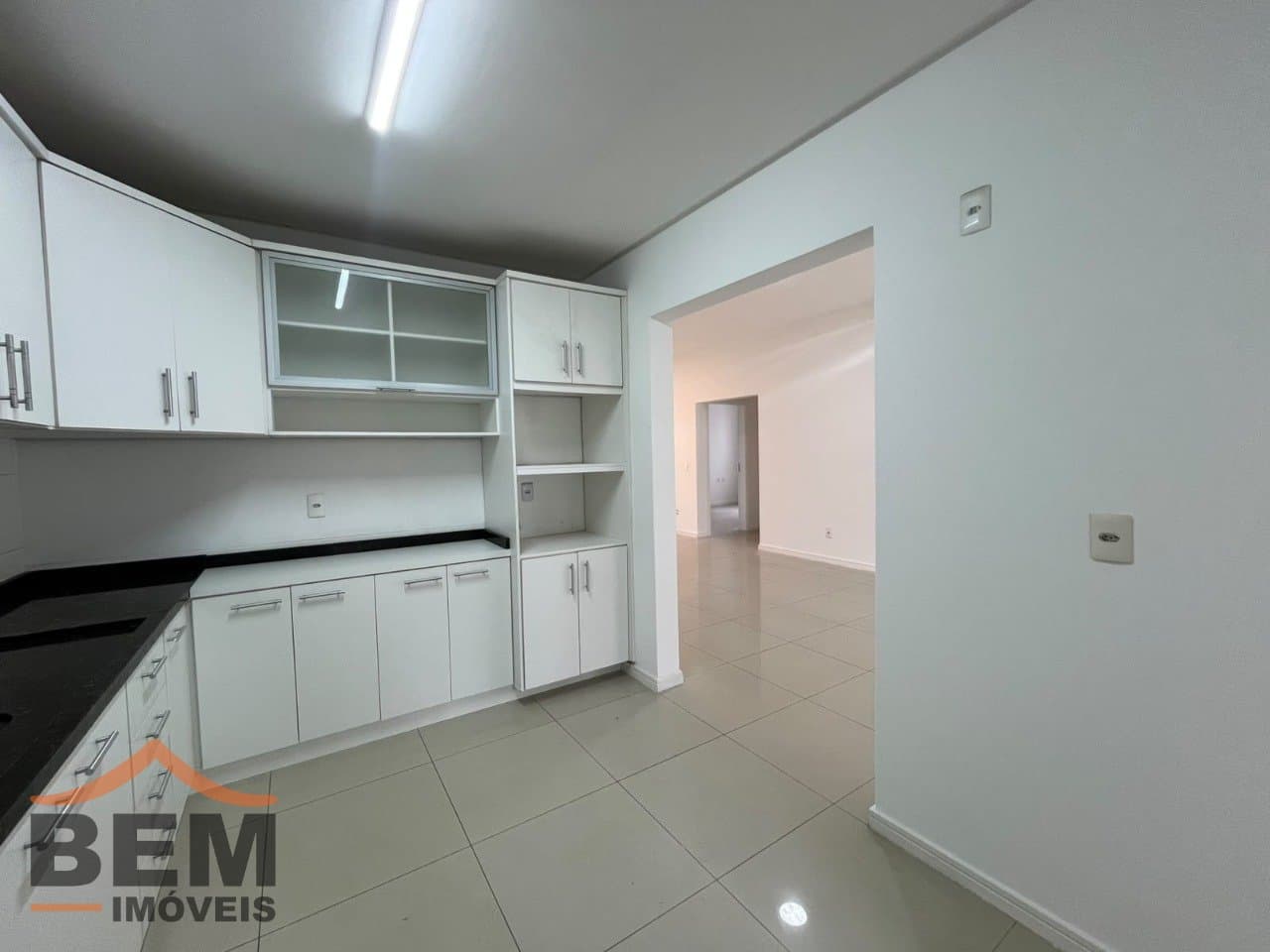 Apartamento para Locação com 2 quartos e 90m² no bairro Pioneiros, em Balneário Camboriú