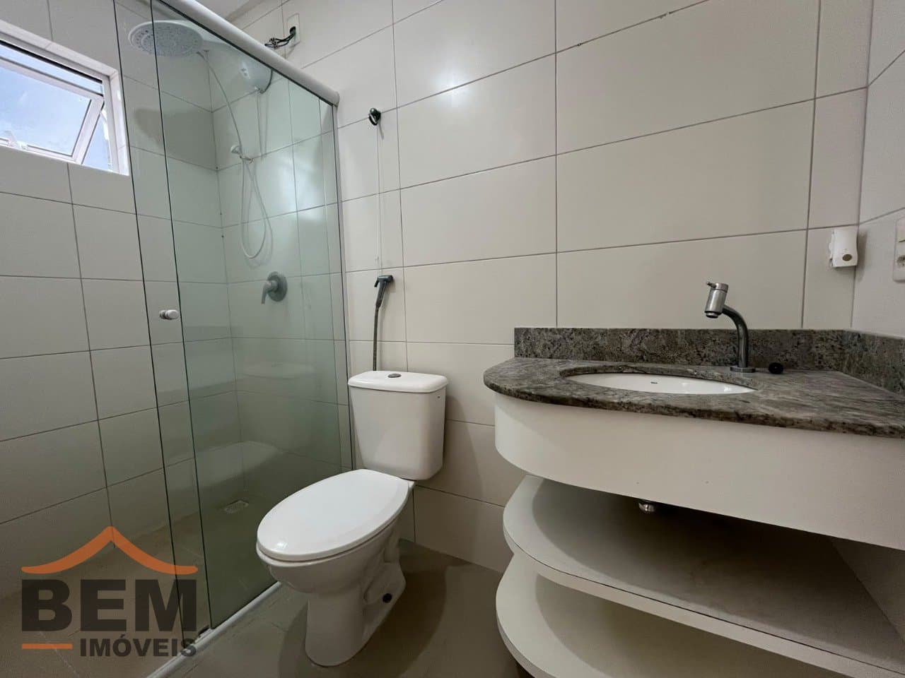 Apartamento para Locação com 2 quartos e 90m² no bairro Pioneiros, em Balneário Camboriú
