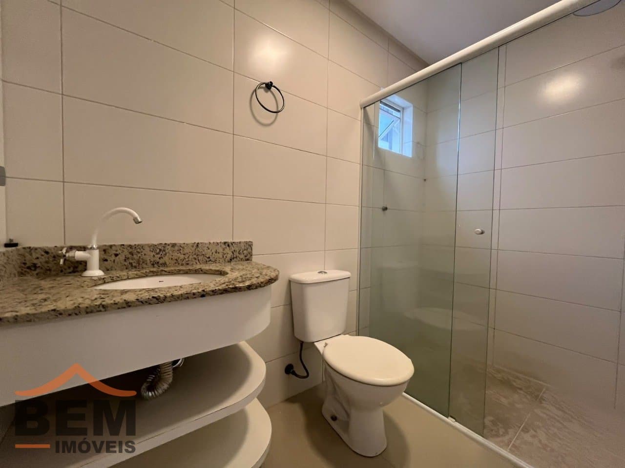 Apartamento para Locação com 2 quartos e 90m² no bairro Pioneiros, em Balneário Camboriú