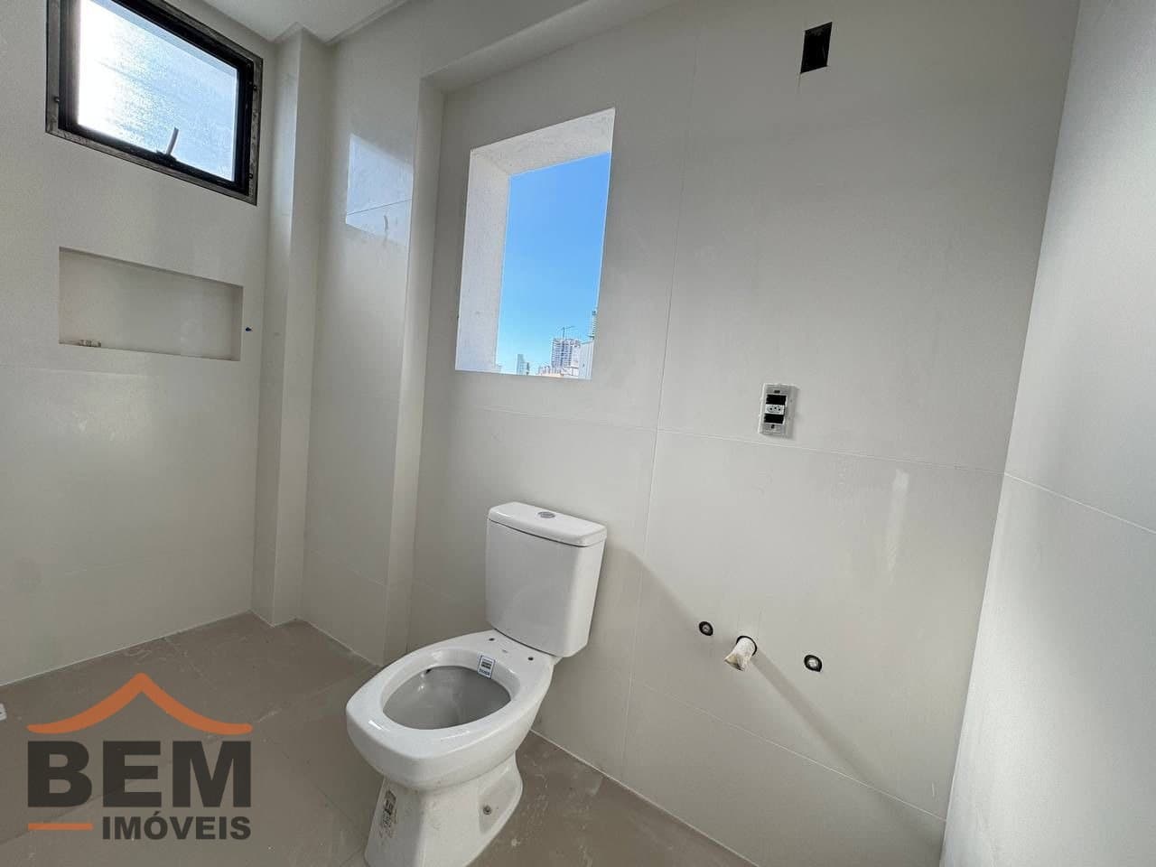 Apartamento para Venda com 3 quartos e 110m² no bairro Centro, em Balneário Camboriú: 141c67db-b0fd-4b4e-af4f-c66a6fd893d3