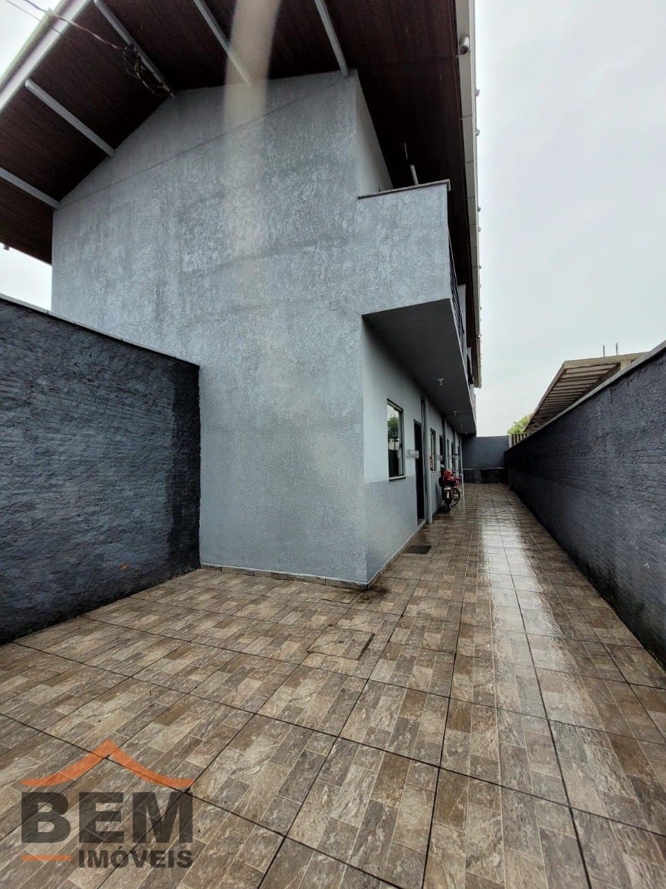 Apartamento para Locação com 1 quarto e 30m² no bairro Barra do Rio, em Itajaí: 2 - FACHADA