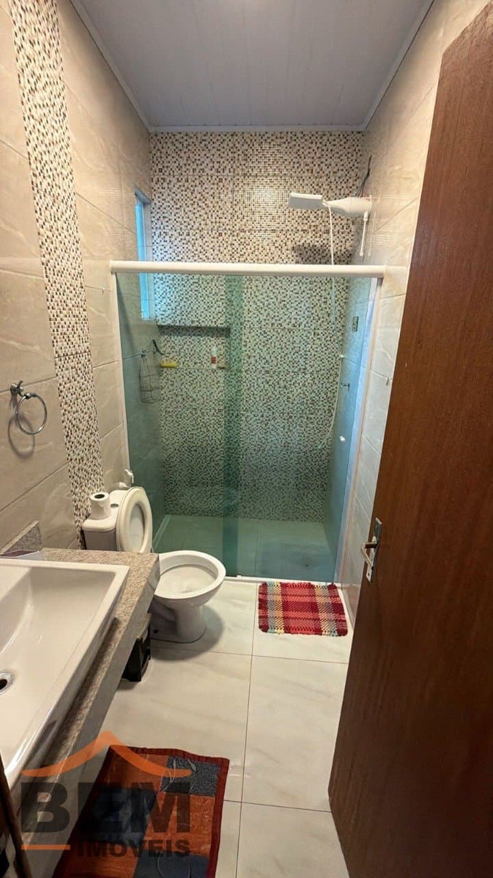 Casa para Locação com 2 quartos e 100m² no bairro Meia Praia, em Navegantes: 11 - BANHEIRO