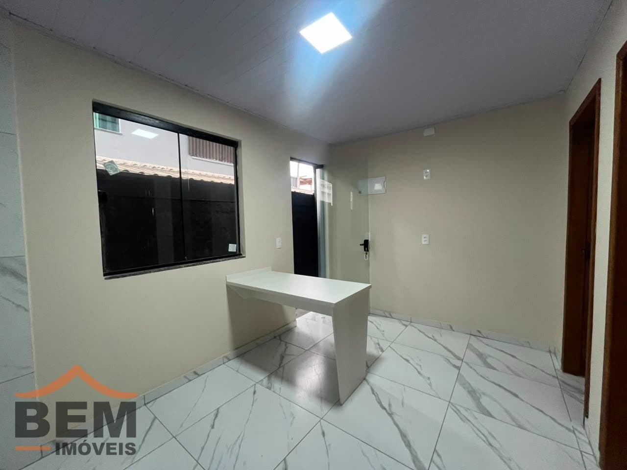 Apartamento para Locação com 1 quarto e 30m² no bairro São Vicente, em Itajaí: 4 - SALA 