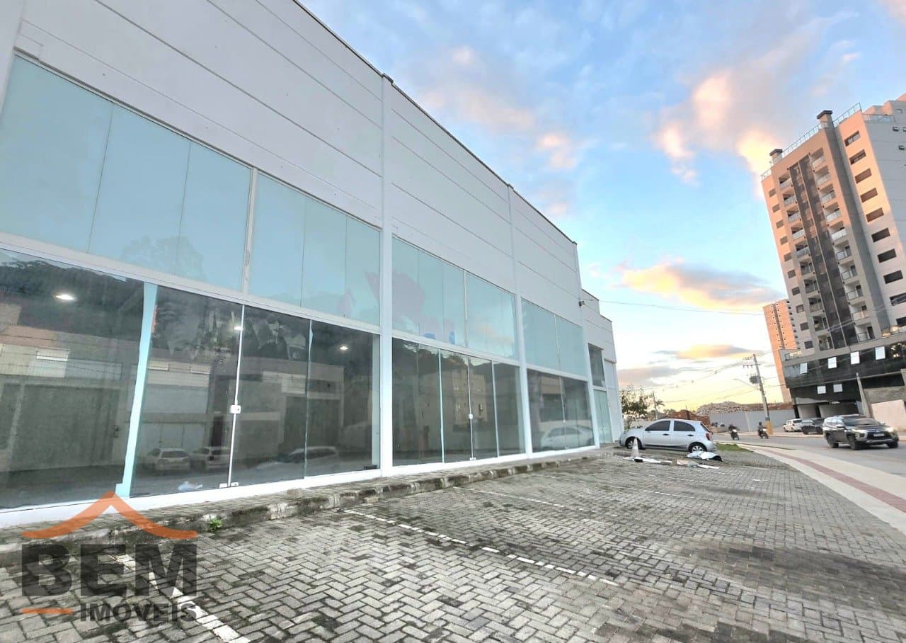 Galpão para Locação com 648m² no bairro Santa Regina, em Camboriú: 01-FACHADA 