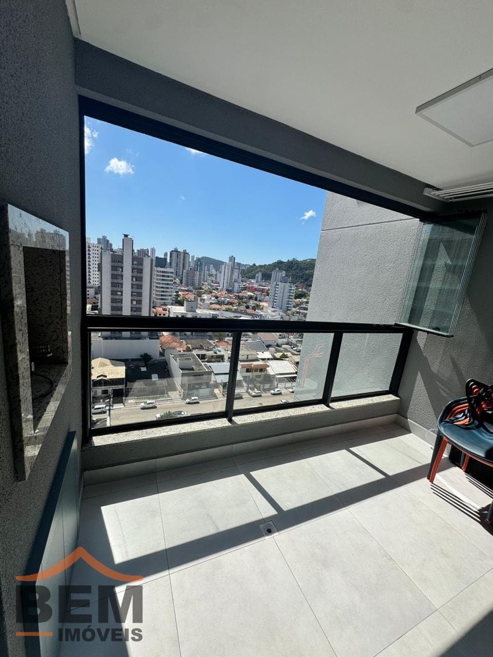 Apartamento para Venda com 3 quartos no bairro Vila Operária, em Itajaí: 11 - SACADA