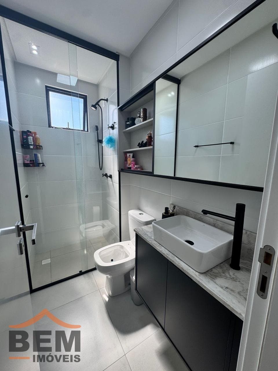 Apartamento para Venda com 3 quartos no bairro Vila Operária, em Itajaí: 20 - BANHEIRO SOCIAL