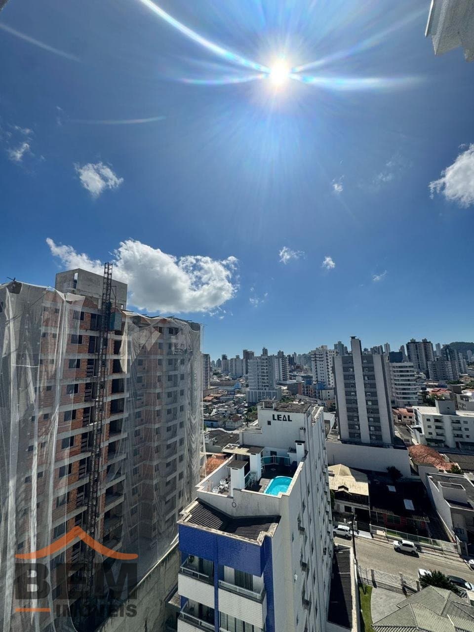 Apartamento para Venda com 3 quartos no bairro Vila Operária, em Itajaí: 13 - VISTA