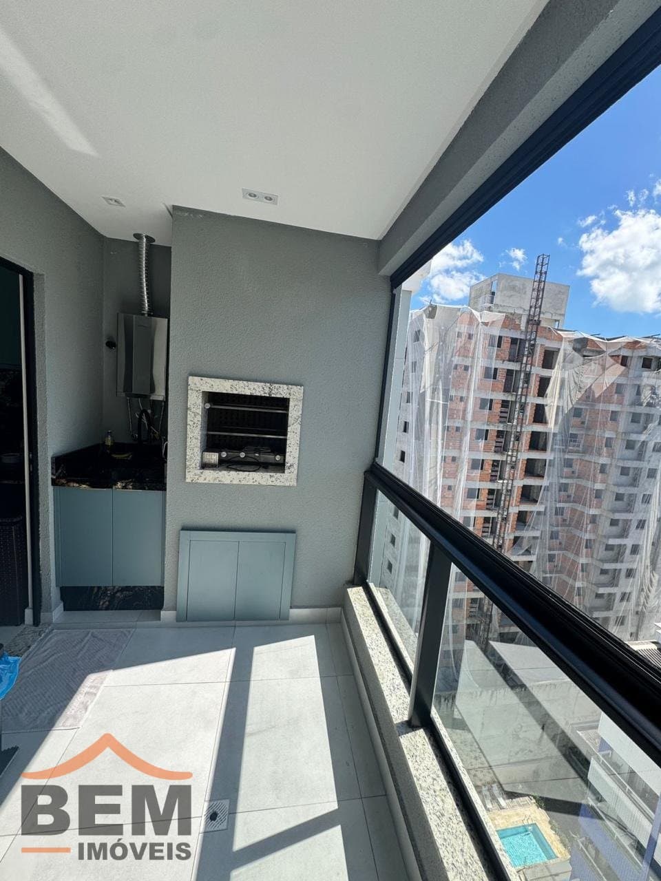 Apartamento para Venda com 3 quartos no bairro Vila Operária, em Itajaí: 12 - SACADA