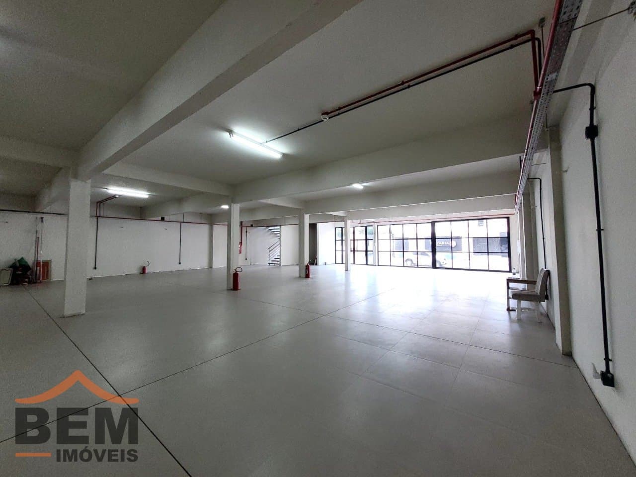 Galpão para Locação com 790m² no bairro Vila Operária, em Itajaí: 3 - INTERNO