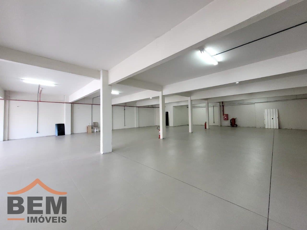 Galpão para Locação com 790m² no bairro Vila Operária, em Itajaí: 5 - INTERNO