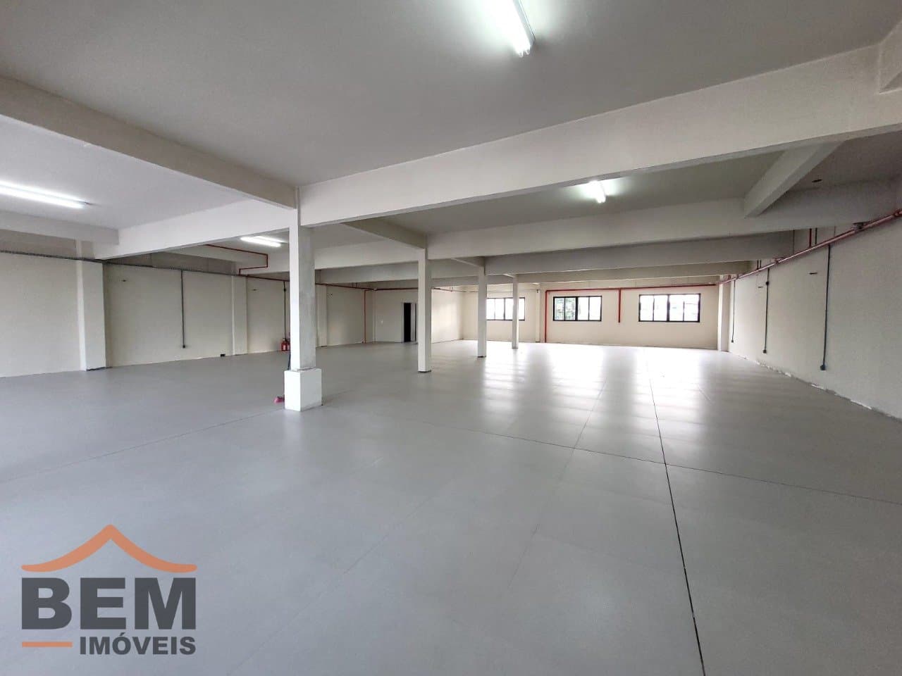 Galpão para Locação com 790m² no bairro Vila Operária, em Itajaí: 11 - INTERNO
